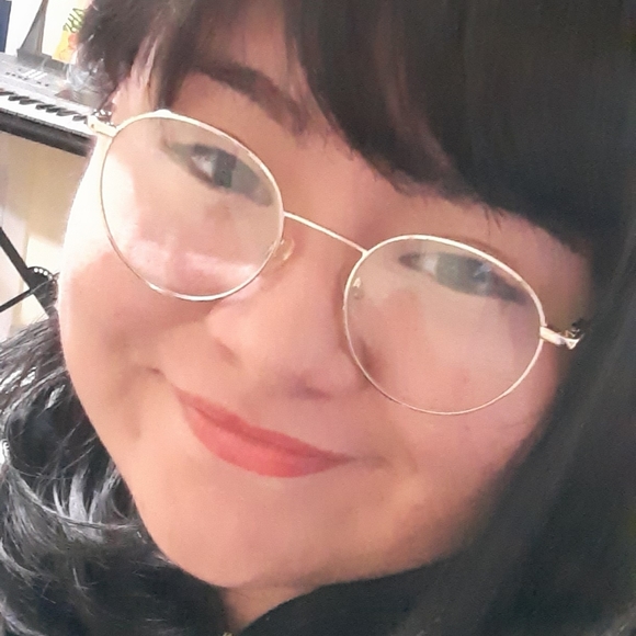 Meet your Posher, Zeena - Picture 1 of 1